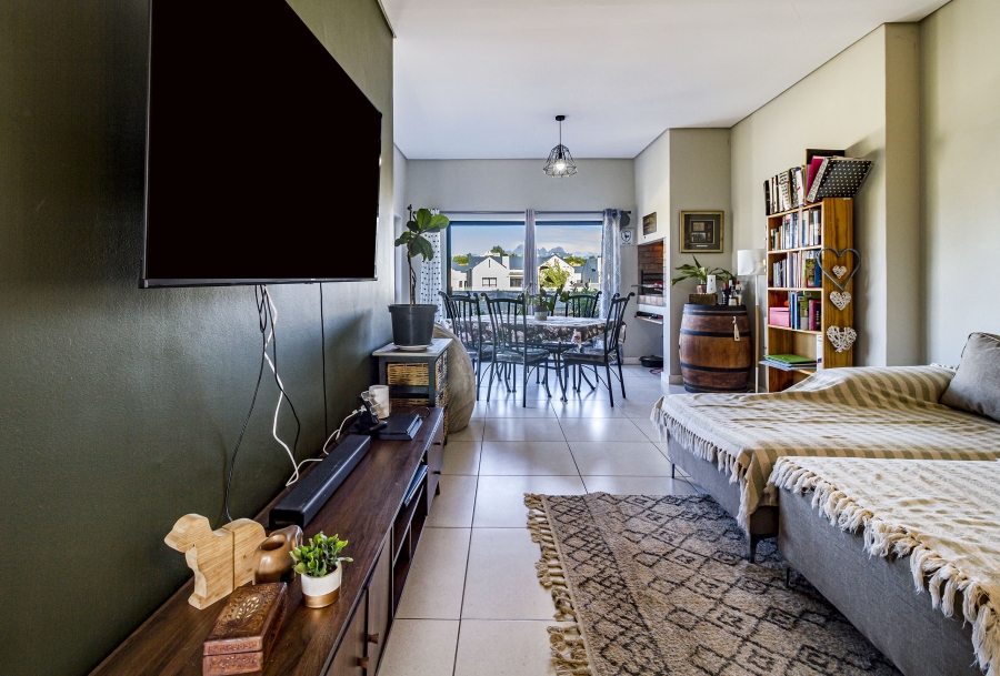 2 Bedroom Property for Sale in Aan de Wijnlanden Western Cape